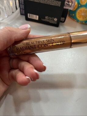 Charlotte tilbury concealer “ 15.5 deep”